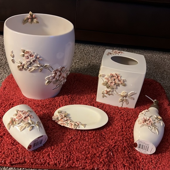 Croscill Bath Croscill Charlotte Bath Accessories Poshmark